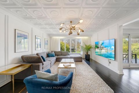 Photo 17 at 52 Courtsfield Crescent, Humber Valley, Toronto