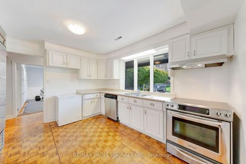 Photo 35 at 52 Courtsfield Crescent, Humber Valley, Toronto