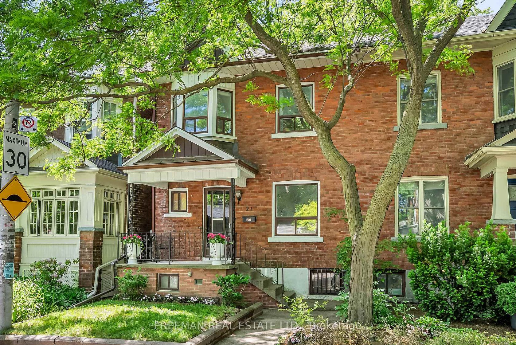 21 London Street, Annex, Toronto by Loree Meneguzzi Real Estate 21 London Street, Annex, Toronto