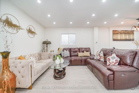 Photo 11 at 174 Aylesworth Avenue, Cliffside, Toronto