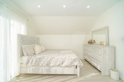 Photo 24 at 174 Aylesworth Avenue, Cliffside, Toronto