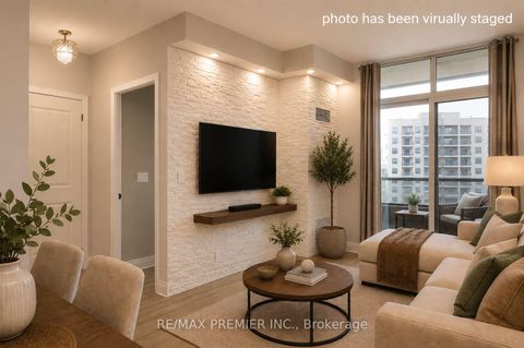 Photo 11 at 1506 - 9225 Jane Street, Maple, Vaughan