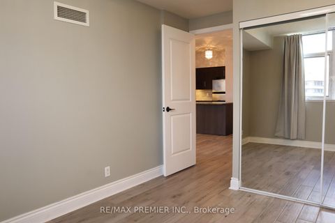 Photo 19 at 1506 - 9225 Jane Street, Maple, Vaughan