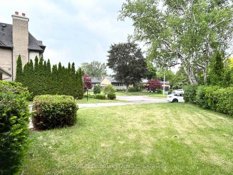 Photo 1 at 9 Terrington Court, Don Mills, Toronto