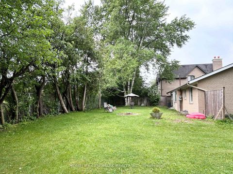 Photo 2 at 9 Terrington Court, Don Mills, Toronto