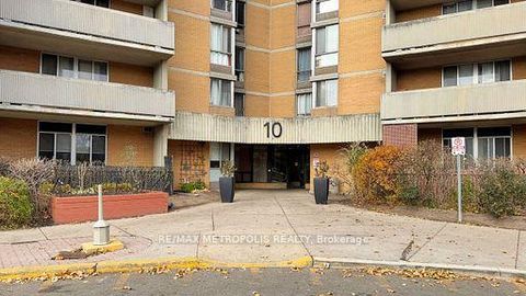 Photo 2 at 713 - 10 Martha Eaton Way, Amesbury, Toronto