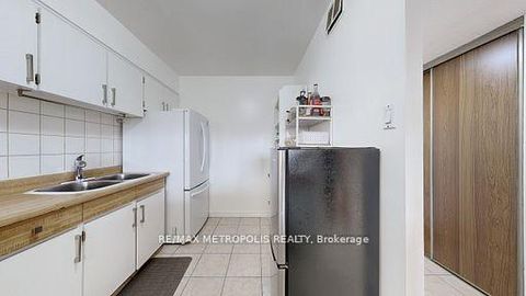 Photo 11 at 713 - 10 Martha Eaton Way, Amesbury, Toronto