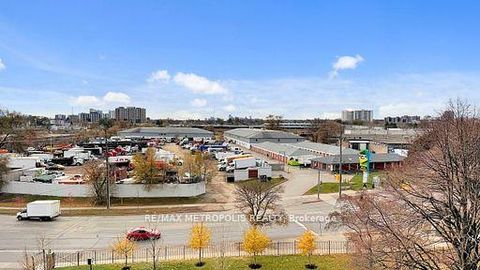 Photo 26 at 713 - 10 Martha Eaton Way, Amesbury, Toronto