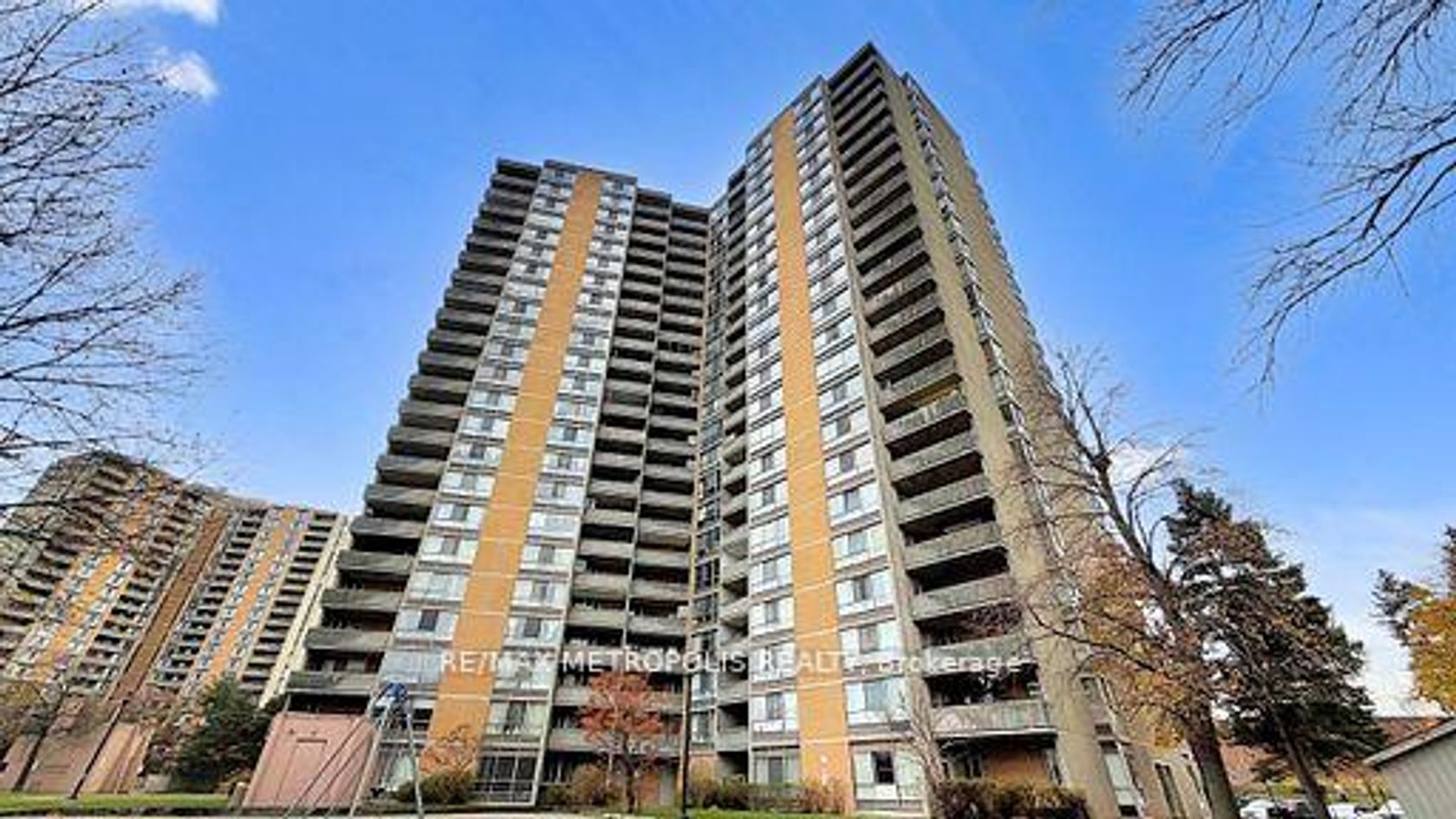 713 - 10 Martha Eaton Way, Amesbury, Toronto 