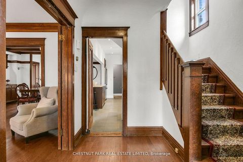 Photo 2 at 4 Biggar Avenue, Wychwood, Toronto