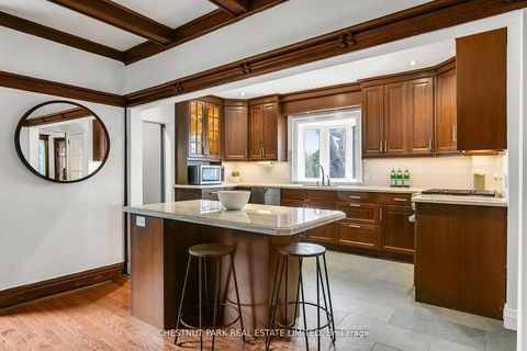 Photo 11 at 4 Biggar Avenue, Wychwood, Toronto