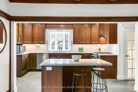Photo 12 at 4 Biggar Avenue, Wychwood, Toronto