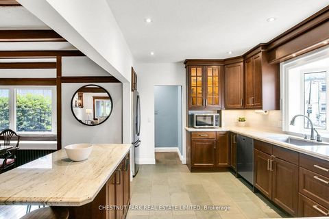 Photo 13 at 4 Biggar Avenue, Wychwood, Toronto