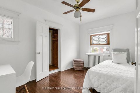 Photo 22 at 4 Biggar Avenue, Wychwood, Toronto
