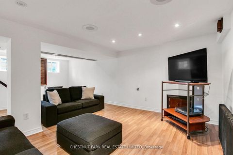 Photo 32 at 4 Biggar Avenue, Wychwood, Toronto