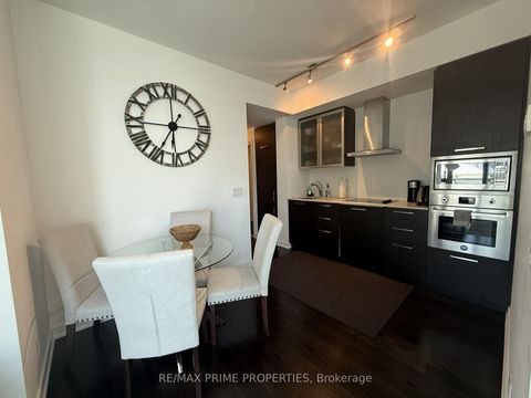 Photo 4 at 1605 - 14 York Street, Waterfront Communities C1, Toronto