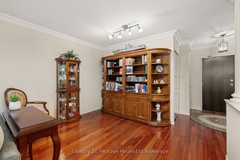 Photo 6 at 409 - 820 Burnhamthorpe Road, Markland Wood, Toronto