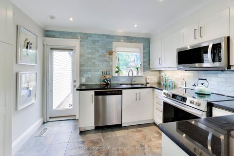 Photo 7 at 472 Balliol Street, Mount Pleasant East, Toronto