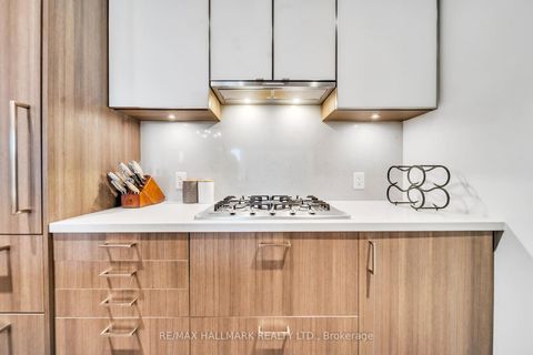 Photo 4 at GPH22 - 280 Howland Avenue, Annex, Toronto