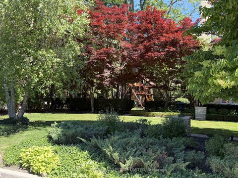 Photo 31 at 1 Glen Edyth Place, Casa Loma, Toronto