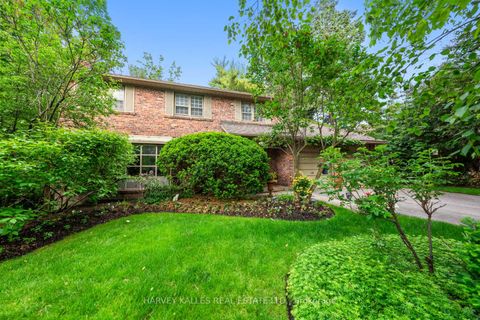 Photo 3 at 1 Vyner Road, Windfields, Toronto