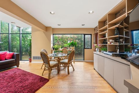 Photo 7 at 1 Vyner Road, Windfields, Toronto