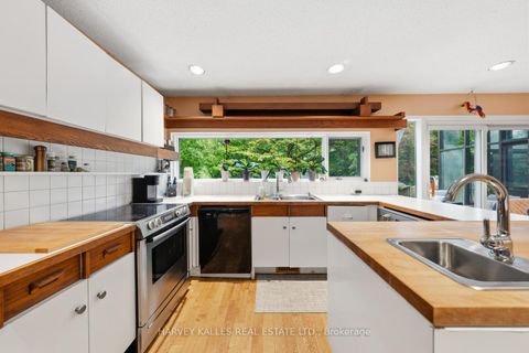 Photo 18 at 1 Vyner Road, Windfields, Toronto