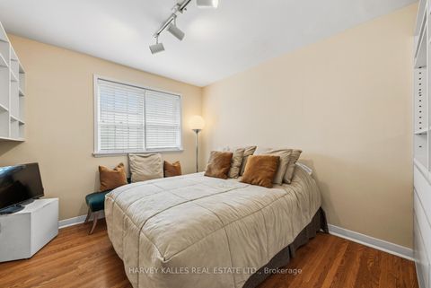 Photo 25 at 1 Vyner Road, Windfields, Toronto