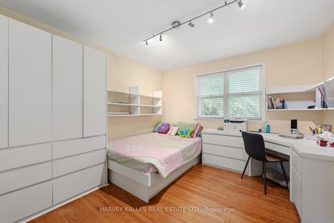 Photo 26 at 1 Vyner Road, Windfields, Toronto
