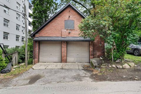 Photo 5 at 380 Spadina Road, Forest Hill South, Toronto