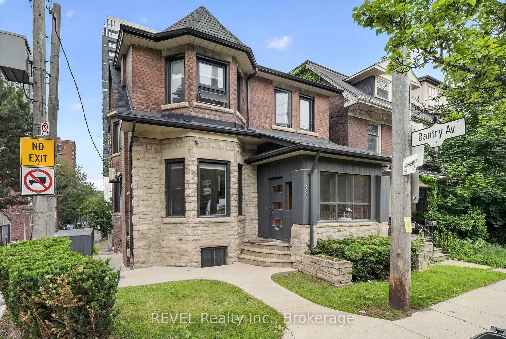380 Spadina Road, Forest Hill South, Toronto by Loree Meneguzzi Real Estate 380 Spadina Road, Forest Hill South, Toronto