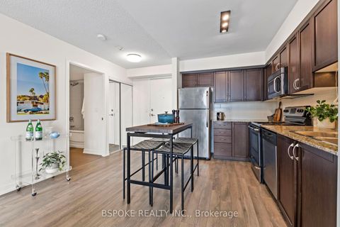 Photo 5 at 722 - 812 Lansdowne Avenue, Junction, Toronto