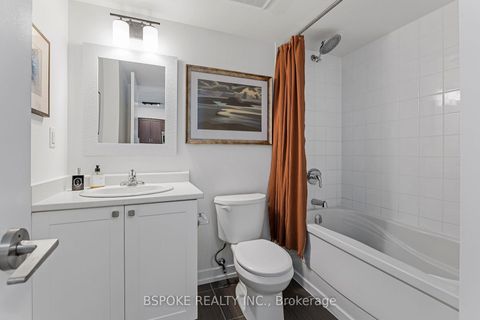 Photo 12 at 722 - 812 Lansdowne Avenue, Junction, Toronto