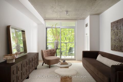 Photo 2 at 214 - 816 Lansdowne Avenue, Junction, Toronto