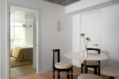 Photo 9 at 214 - 816 Lansdowne Avenue, Junction, Toronto