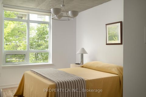 Photo 11 at 214 - 816 Lansdowne Avenue, Junction, Toronto