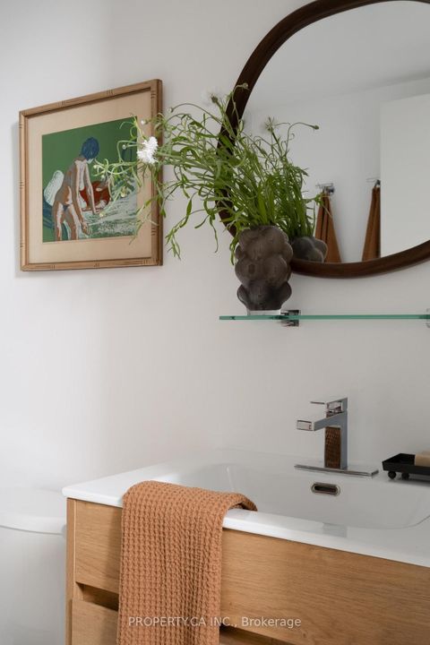 Photo 14 at 214 - 816 Lansdowne Avenue, Junction, Toronto