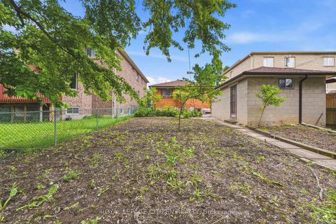 Photo 25 at 59 Otonabee Avenue, Newtonbrook East, Toronto