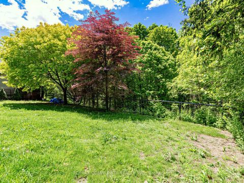 Photo 36 at 806 Clarence Street E, Islington Woods, Vaughan