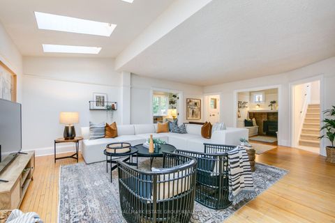 Photo 2 at 21 Cross Street, Weston, Toronto