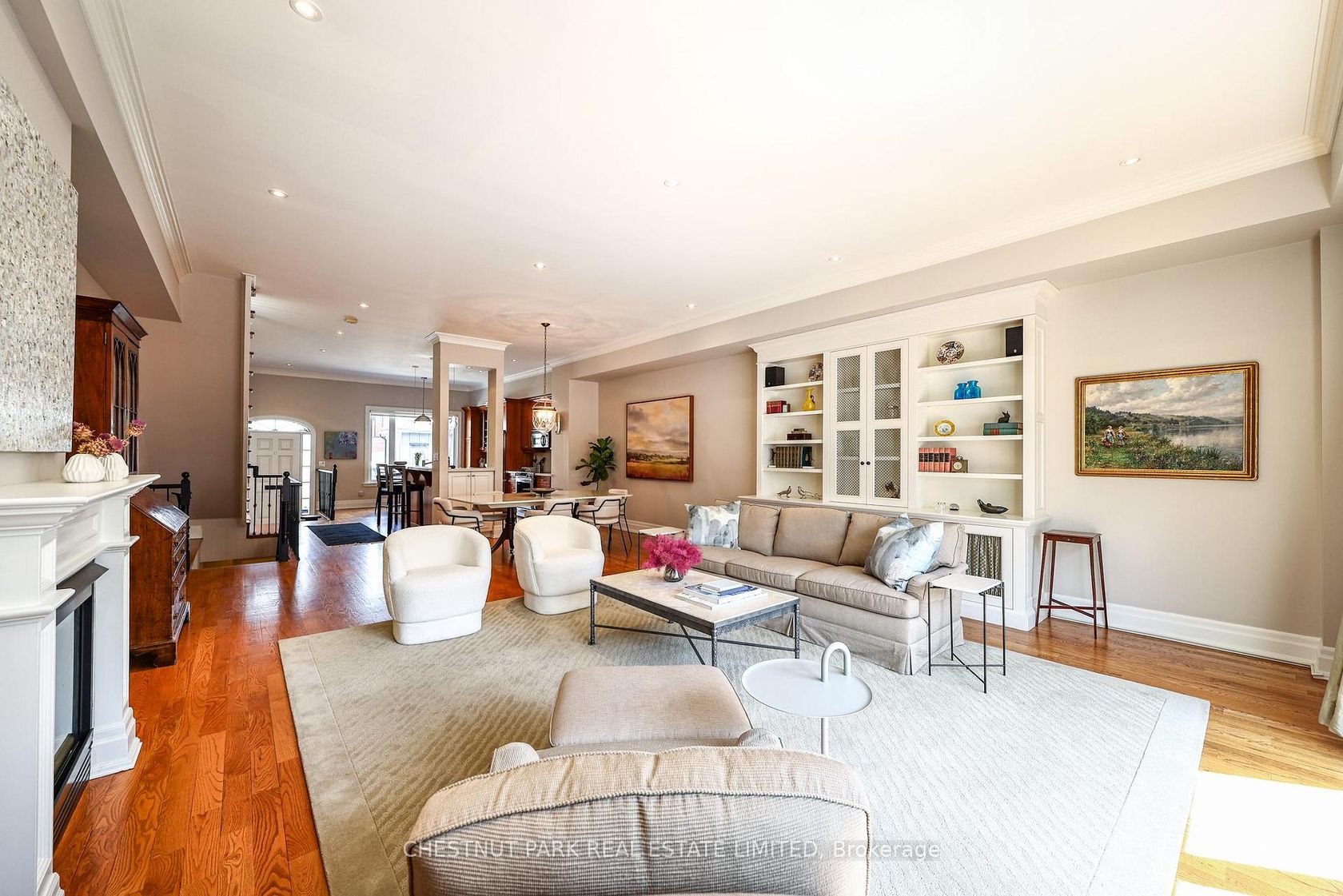 2c Tacoma Avenue, Moore Park, Toronto 