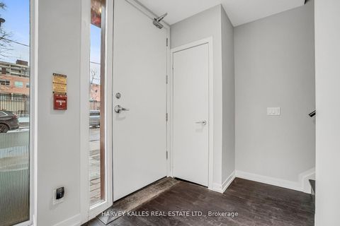 Photo 4 at TH5 - 85 Wood Street, Yonge Corridor, Toronto