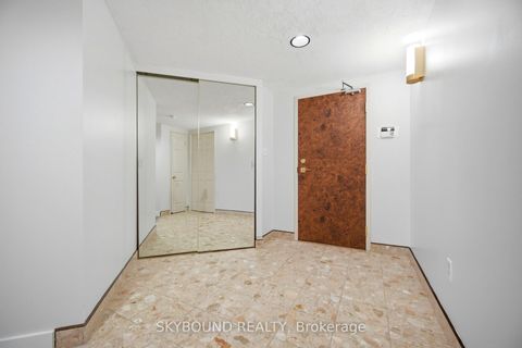 Photo 3 at 511 - 10 Kenneth Avenue, Willowdale East, Toronto