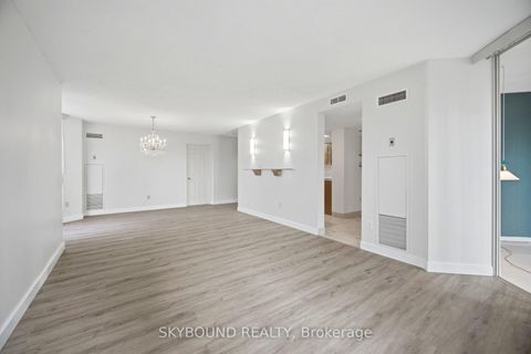 Photo 16 at 511 - 10 Kenneth Avenue, Willowdale East, Toronto