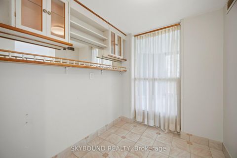 Photo 21 at 511 - 10 Kenneth Avenue, Willowdale East, Toronto