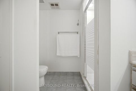 Photo 26 at 511 - 10 Kenneth Avenue, Willowdale East, Toronto
