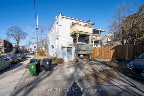 Photo 3 at 133 Drayton Avenue, Woodbine Corridor, Toronto