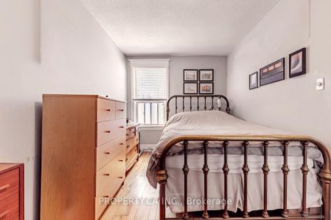 Photo 14 at 133 Drayton Avenue, Woodbine Corridor, Toronto