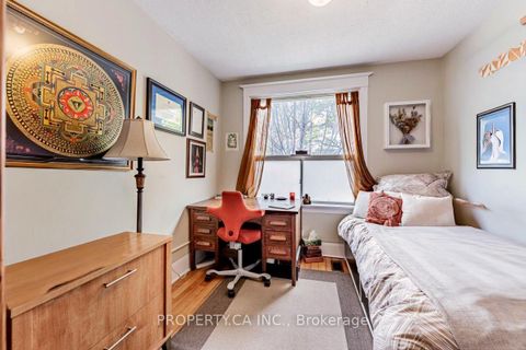 Photo 15 at 133 Drayton Avenue, Woodbine Corridor, Toronto