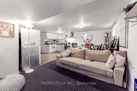 Photo 18 at 133 Drayton Avenue, Woodbine Corridor, Toronto